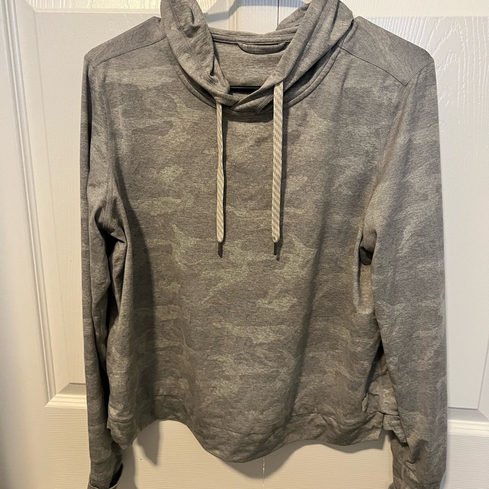Vuori sweatshirt
